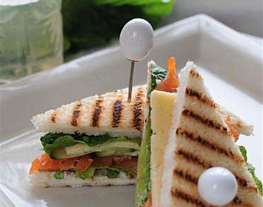 Клаб-сэндвич с сыром и рыбой