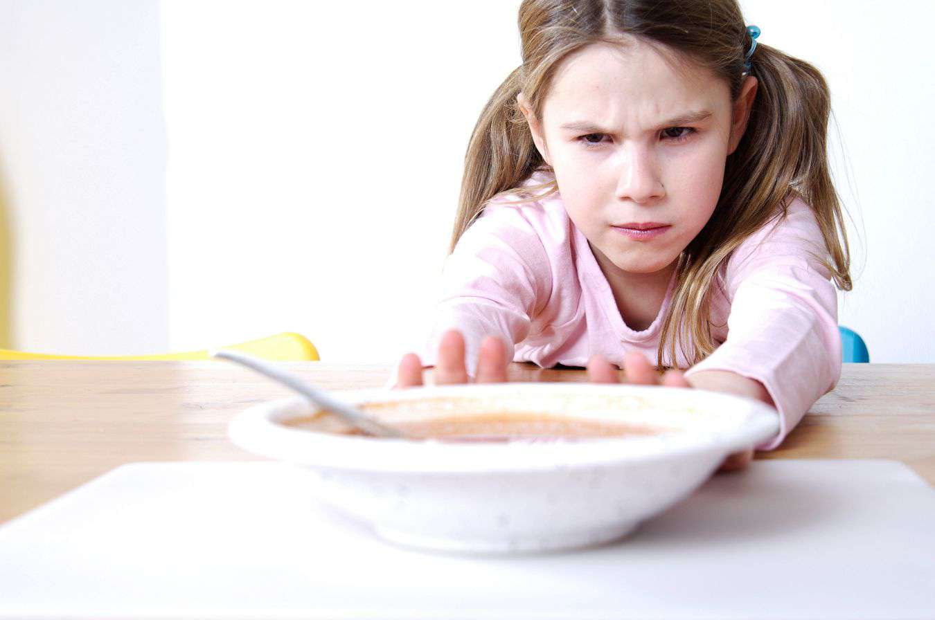 Что делать, если ребенок отказывается от школьной еды?