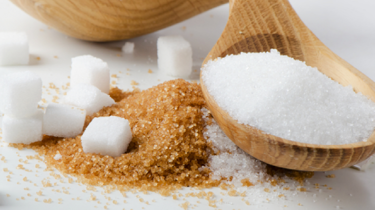 Диетологи развенчали самые популярные мифы о сахаре