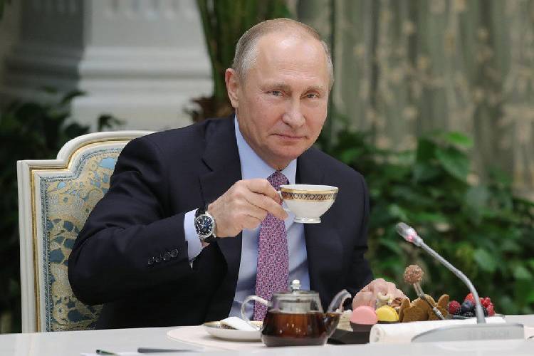 На какие напитки Путин променял чай