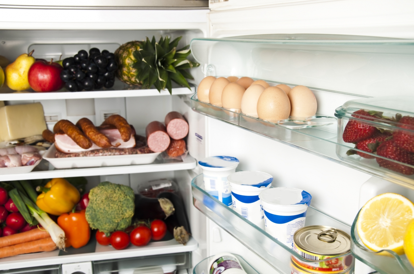 Какие продукты должны быть в каждом холодильнике
