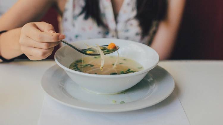Почему важно часто есть супы