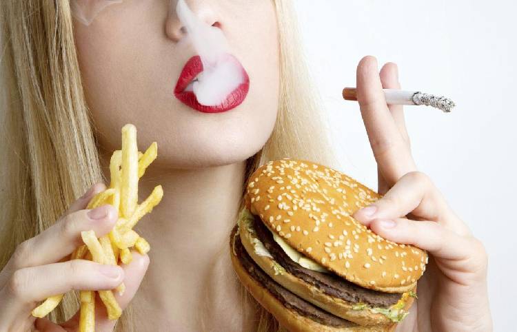 Вредные привычки, которые мы совершаем после еды