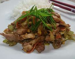 Курица с овощами по‑китайски