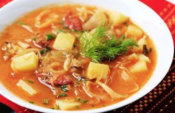Суп из квашеной капусты с рисом и картофелем по‑запорожски