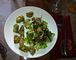 Салат с зелеными гребешками и артишоками
