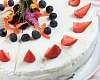 Торт с лесными ягодами и соусом из клубники - рецепт с фото, рецепт приготовления в домашних условиях
