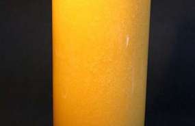 Персиковый сок с клубничным льдом