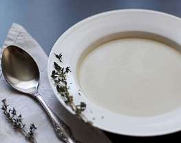 Белый суп с миндалем