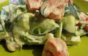 Летний овощной салат со сметаной