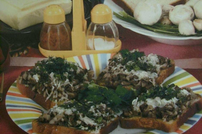 Закусочные бутерброды с грибами в микроволновой печи, pаrecjxyst ,enth,hjls c uhb,аvb d vbrhjdjkyjdjq gtxb