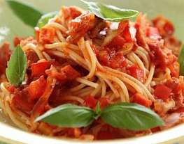 Спагетти с соусом из болгарского перца