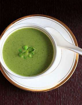 Суп из зеленого горошка с мятой