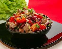 Салат «Тбилиси» с красной фасолью и говядиной
