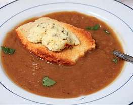 Традиционный французский луковый суп