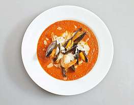 Томатный суп с морепродуктами