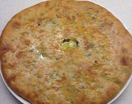 Осетинский пирог со свекольной ботвой и сыром