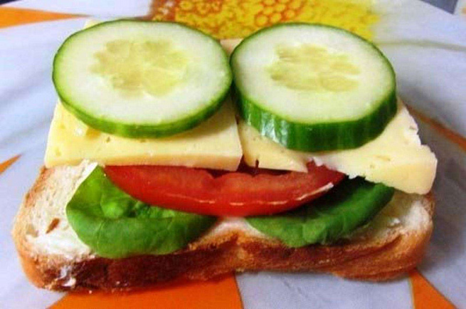 Бутерброд с сыром и помидором или огурцом, ,enth,hjl c cshjv b gjvbljhjv bkb juehwjv