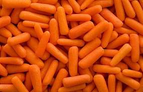 Жареная молодая морковь в оливковом масле