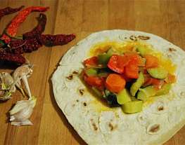 Тушеные овощи в лаваше