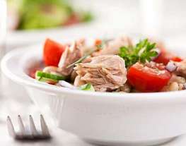 Салат с тунцом и фасолью по‑тоскански