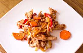 Курица по‑китайски с овощами