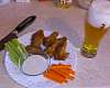 Куриные крылышки во фритюре со свежими овощами и сырным соусом - рецепт с фото, рецепт приготовления в домашних условиях