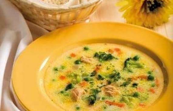 Сливочный суп с зеленым горошком