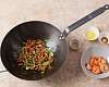 Тигровые креветки с овощами стир-фрай на яичной лапше - рецепт с фото, рецепт приготовления в домашних условиях