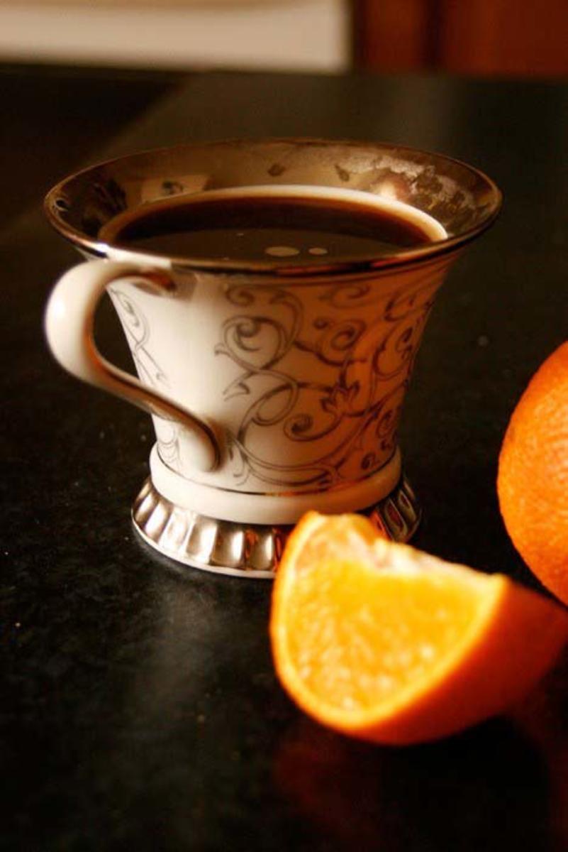 Столовая мандарин. Кофе с апельсином. Кофе и мандарины. Чай в мандарине. Чай с апельсином.