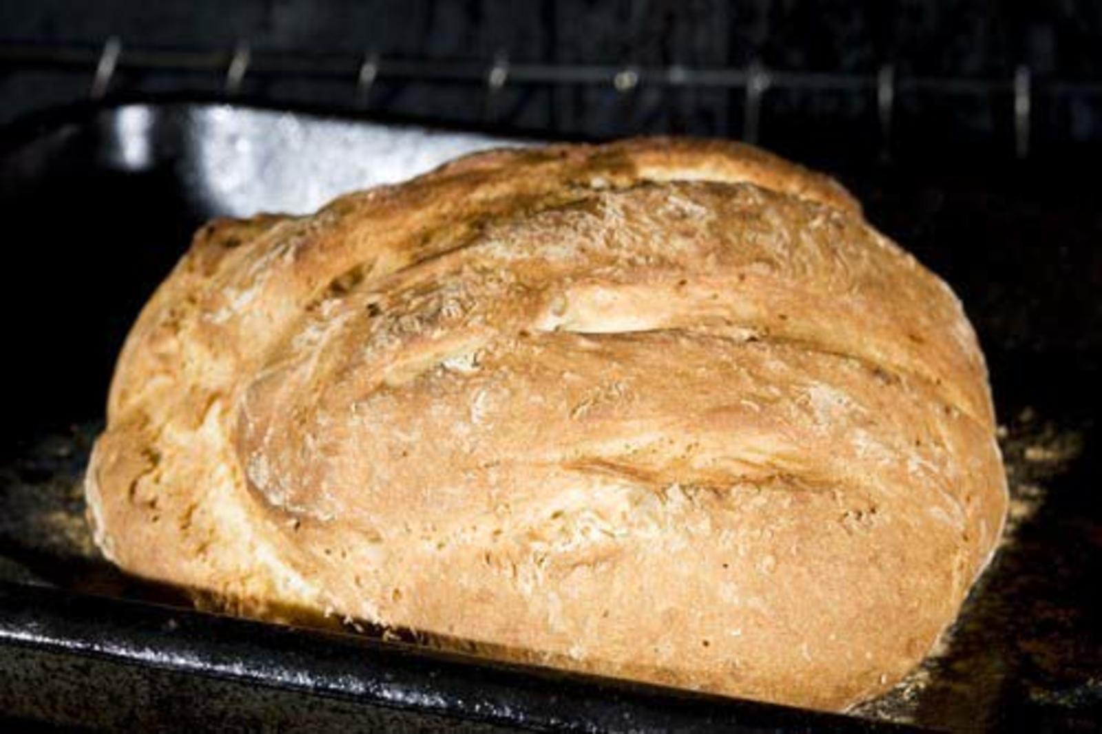 Рецепт тостового хлеба в духовке. Французский хлеб для тостов. Запеченный хлеб с начинкой. Тост хлеб рецепты 3, ,. Французский хлеб для тостов в азбуке вкуса.