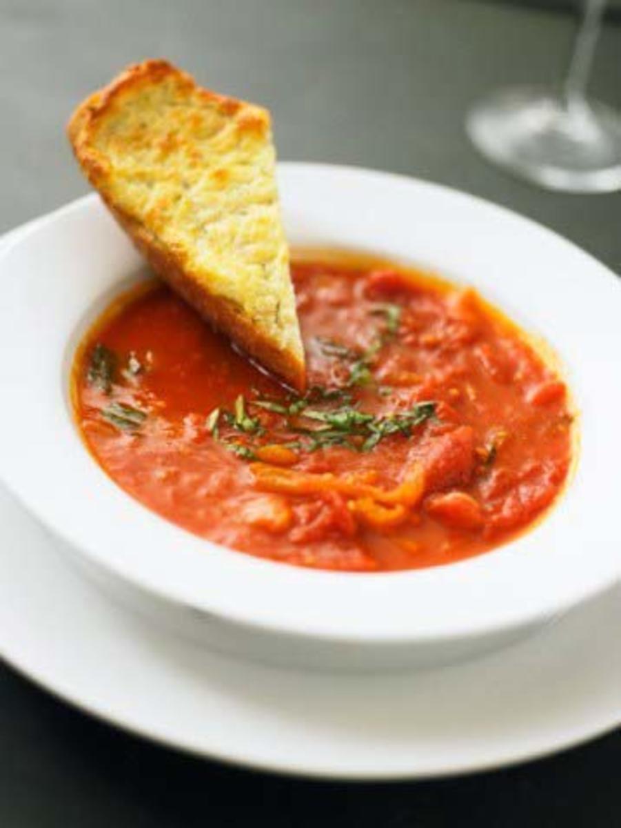 Итальянский суп с гренками
