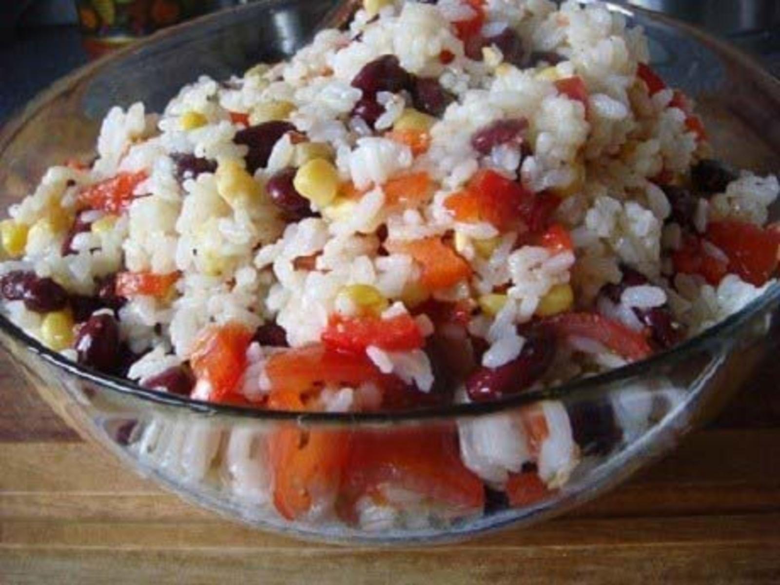 Салат с красным рисом